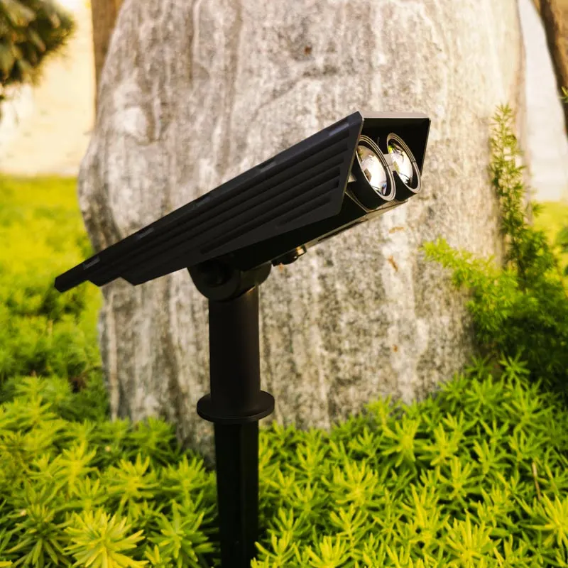 How does solar spotlight work?