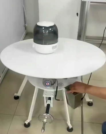 O humidificador pasa a proba de pendente: permanece estable a 15° sen fugas de auga